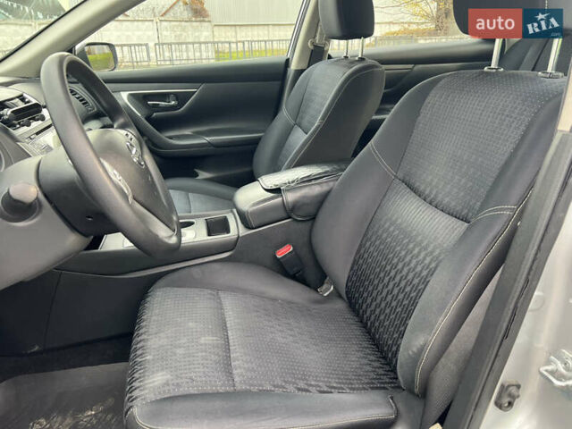 Сірий Ніссан Альтіма, об'ємом двигуна 2.49 л та пробігом 179 тис. км за 9900 $, фото 54 на Automoto.ua