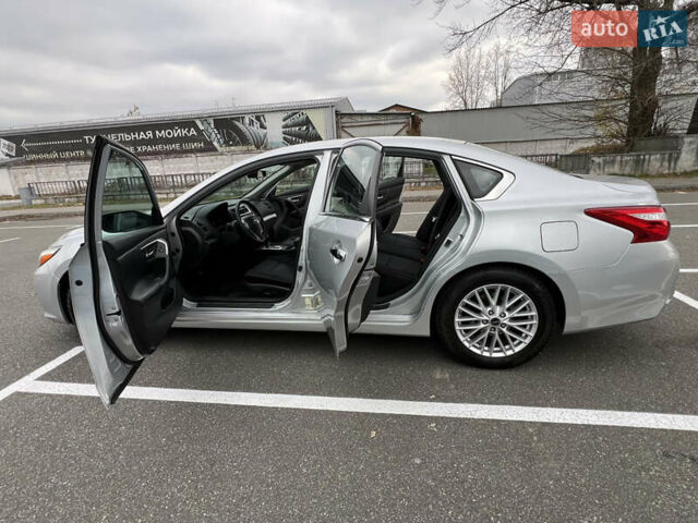 Сірий Ніссан Альтіма, об'ємом двигуна 2.49 л та пробігом 179 тис. км за 9900 $, фото 9 на Automoto.ua