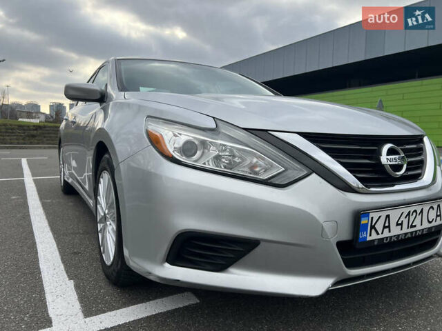 Сірий Ніссан Альтіма, об'ємом двигуна 2.49 л та пробігом 179 тис. км за 9900 $, фото 29 на Automoto.ua