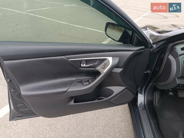 Сірий Ніссан Альтіма, об'ємом двигуна 2.49 л та пробігом 209 тис. км за 10000 $, фото 2 на Automoto.ua