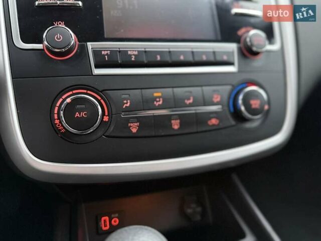 Сірий Ніссан Альтіма, об'ємом двигуна 2.49 л та пробігом 133 тис. км за 10950 $, фото 24 на Automoto.ua