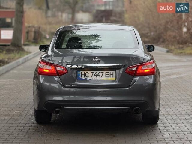 Сірий Ніссан Альтіма, об'ємом двигуна 2.49 л та пробігом 133 тис. км за 10950 $, фото 7 на Automoto.ua