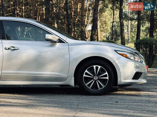 Серый Ниссан Альтима, объемом двигателя 2.49 л и пробегом 76 тыс. км за 10499 $, фото 15 на Automoto.ua
