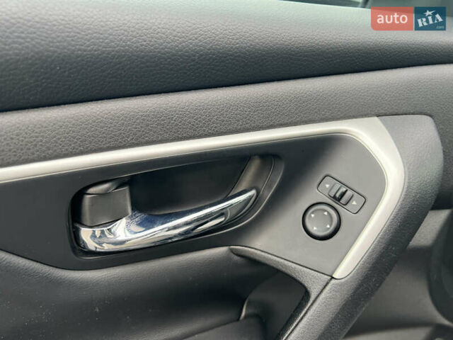 Сірий Ніссан Альтіма, об'ємом двигуна 2.49 л та пробігом 179 тис. км за 9900 $, фото 43 на Automoto.ua