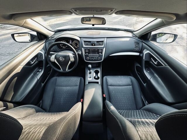 Серый Ниссан Альтима, объемом двигателя 2.5 л и пробегом 76 тыс. км за 10499 $, фото 2 на Automoto.ua