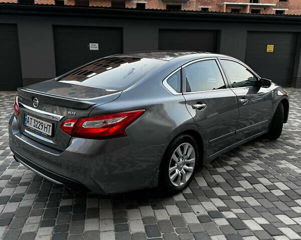 Серый Ниссан Альтима, объемом двигателя 2.49 л и пробегом 181 тыс. км за 10200 $, фото 8 на Automoto.ua