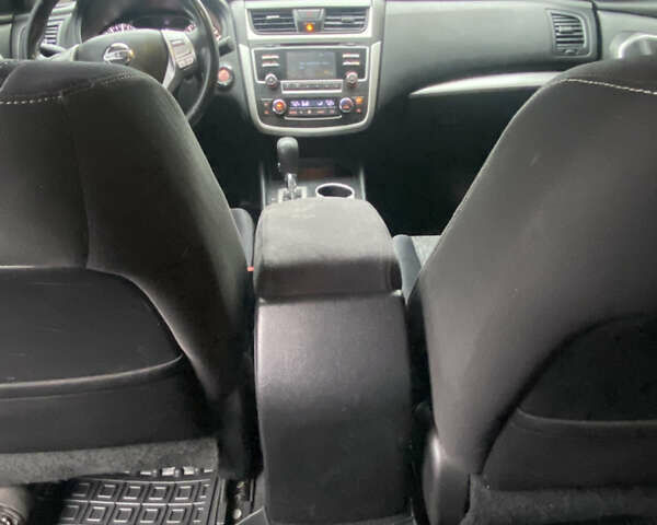 Сірий Ніссан Альтіма, об'ємом двигуна 2.49 л та пробігом 160 тис. км за 8700 $, фото 3 на Automoto.ua