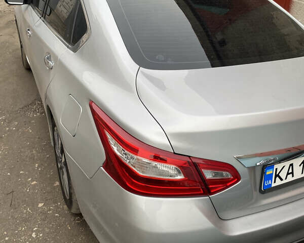 Сірий Ніссан Альтіма, об'ємом двигуна 2.49 л та пробігом 160 тис. км за 8700 $, фото 13 на Automoto.ua