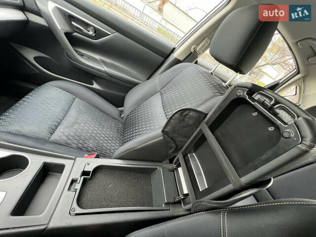 Сірий Ніссан Альтіма, об'ємом двигуна 2.49 л та пробігом 179 тис. км за 9900 $, фото 3 на Automoto.ua