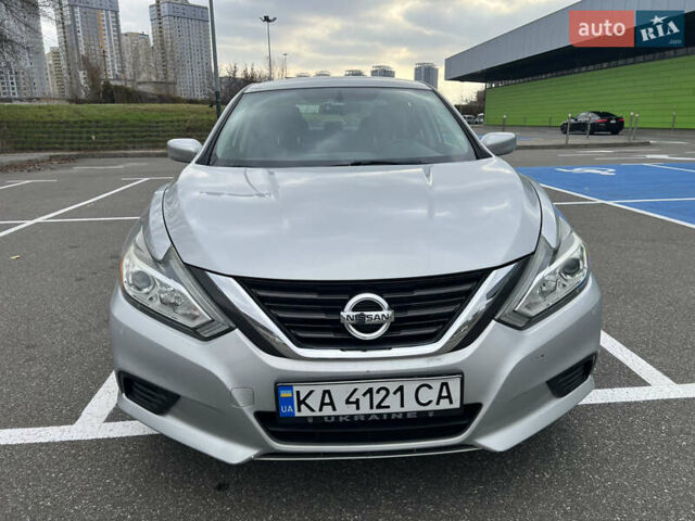 Сірий Ніссан Альтіма, об'ємом двигуна 2.49 л та пробігом 179 тис. км за 9900 $, фото 28 на Automoto.ua