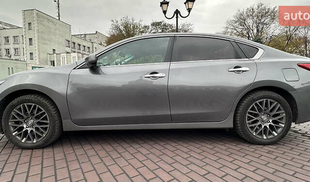 Серый Ниссан Альтима, объемом двигателя 2.49 л и пробегом 256 тыс. км за 9999 $, фото 17 на Automoto.ua