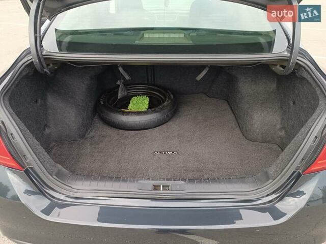 Сірий Ніссан Альтіма, об'ємом двигуна 2.49 л та пробігом 209 тис. км за 10000 $, фото 10 на Automoto.ua
