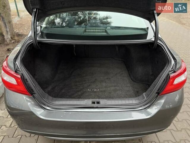 Сірий Ніссан Альтіма, об'ємом двигуна 2.49 л та пробігом 133 тис. км за 10950 $, фото 11 на Automoto.ua