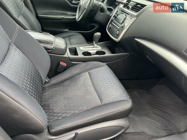 Сірий Ніссан Альтіма, об'ємом двигуна 2.49 л та пробігом 179 тис. км за 9900 $, фото 32 на Automoto.ua