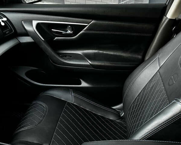 Серый Ниссан Альтима, объемом двигателя 2.49 л и пробегом 181 тыс. км за 10200 $, фото 16 на Automoto.ua