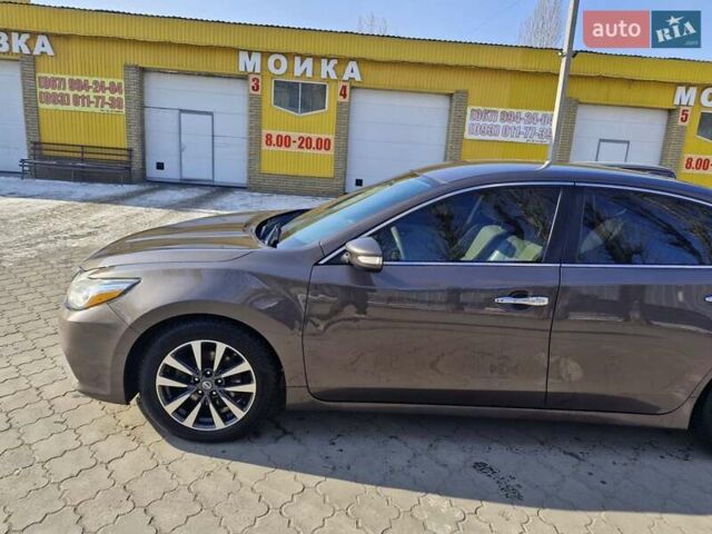 Серый Ниссан Альтима, объемом двигателя 2.49 л и пробегом 215 тыс. км за 9800 $, фото 4 на Automoto.ua