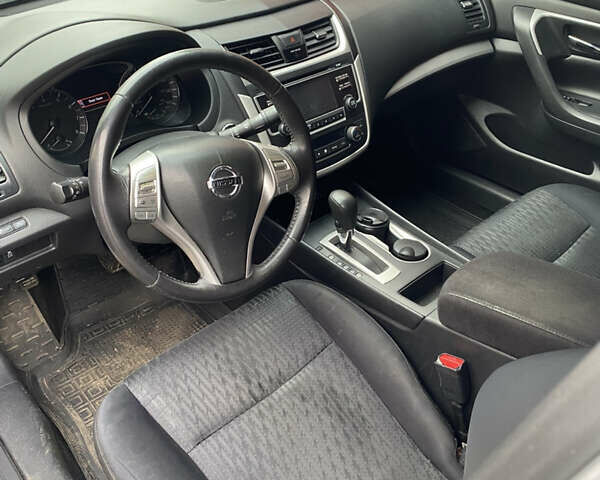 Сірий Ніссан Альтіма, об'ємом двигуна 2.49 л та пробігом 160 тис. км за 8700 $, фото 9 на Automoto.ua