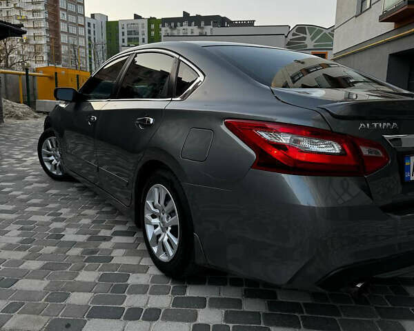 Серый Ниссан Альтима, объемом двигателя 2.49 л и пробегом 181 тыс. км за 10200 $, фото 7 на Automoto.ua