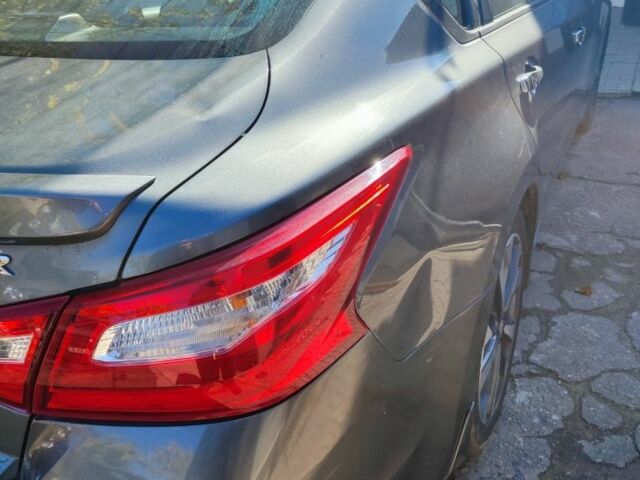 Ниссан Альтима 2016 в Одессе на Automoto.ua Серый Ниссан Альтима, объемом двигателя 2.5 л и пробегом 190 тыс. км за 8700 $, фото 3 на Automoto.ua