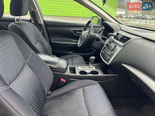 Сірий Ніссан Альтіма, об'ємом двигуна 2.49 л та пробігом 179 тис. км за 9900 $, фото 33 на Automoto.ua