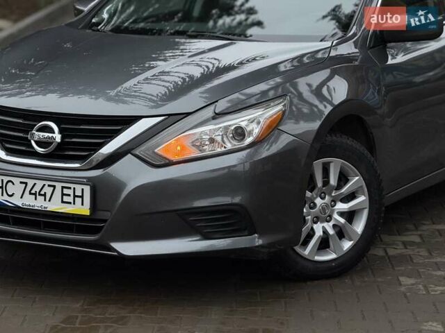Сірий Ніссан Альтіма, об'ємом двигуна 2.49 л та пробігом 133 тис. км за 10950 $, фото 1 на Automoto.ua