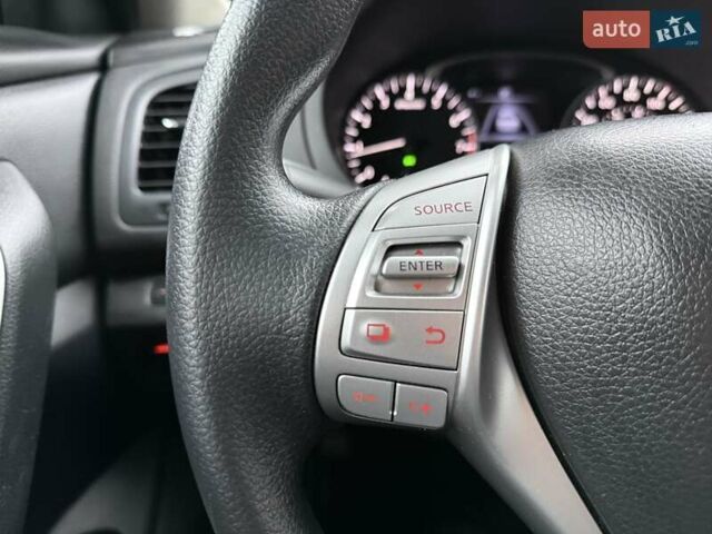 Сірий Ніссан Альтіма, об'ємом двигуна 2.49 л та пробігом 133 тис. км за 10950 $, фото 23 на Automoto.ua