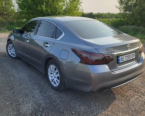 Серый Ниссан Альтима, объемом двигателя 2.49 л и пробегом 110 тыс. км за 11500 $, фото 5 на Automoto.ua