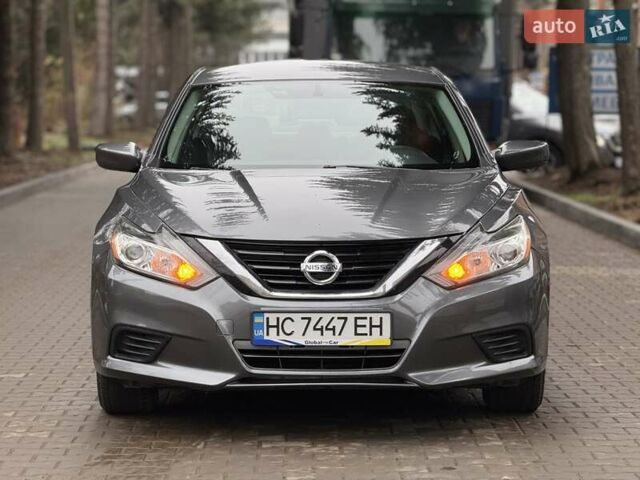 Сірий Ніссан Альтіма, об'ємом двигуна 2.49 л та пробігом 133 тис. км за 10950 $, фото 2 на Automoto.ua