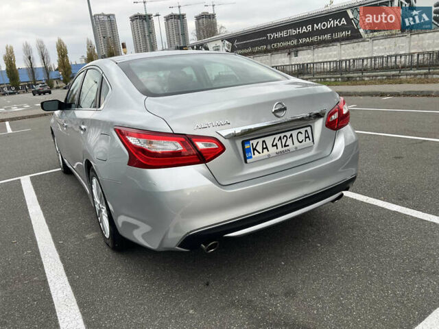 Сірий Ніссан Альтіма, об'ємом двигуна 2.49 л та пробігом 179 тис. км за 9900 $, фото 16 на Automoto.ua