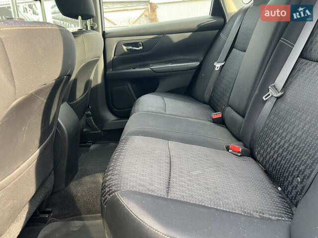 Сірий Ніссан Альтіма, об'ємом двигуна 2.49 л та пробігом 179 тис. км за 9900 $, фото 47 на Automoto.ua