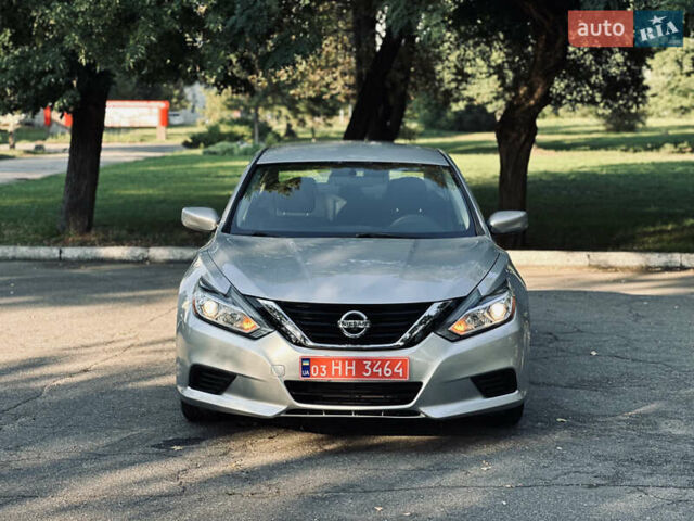 Серый Ниссан Альтима, объемом двигателя 2.49 л и пробегом 76 тыс. км за 10499 $, фото 2 на Automoto.ua