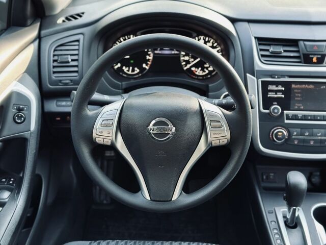 Серый Ниссан Альтима, объемом двигателя 2.5 л и пробегом 76 тыс. км за 10499 $, фото 6 на Automoto.ua