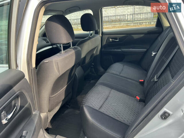 Сірий Ніссан Альтіма, об'ємом двигуна 2.49 л та пробігом 179 тис. км за 9900 $, фото 49 на Automoto.ua