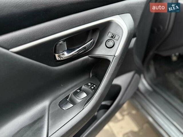 Сірий Ніссан Альтіма, об'ємом двигуна 2.49 л та пробігом 133 тис. км за 10950 $, фото 21 на Automoto.ua