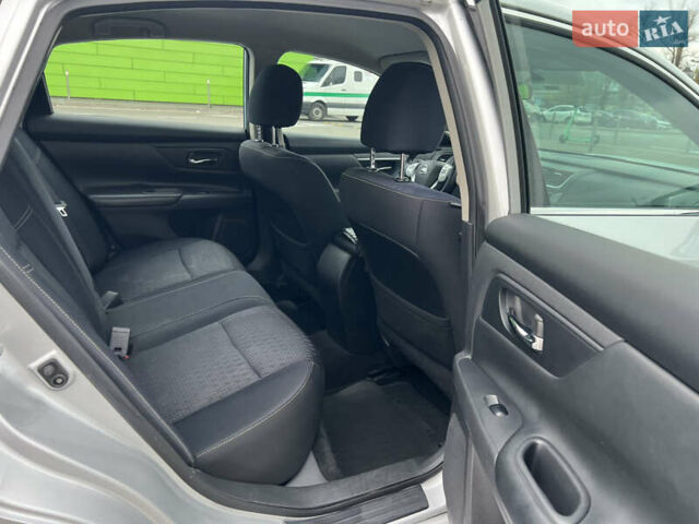 Сірий Ніссан Альтіма, об'ємом двигуна 2.49 л та пробігом 179 тис. км за 9900 $, фото 39 на Automoto.ua