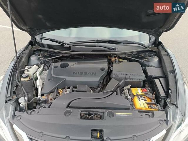 Сірий Ніссан Альтіма, об'ємом двигуна 2.49 л та пробігом 209 тис. км за 10000 $, фото 15 на Automoto.ua