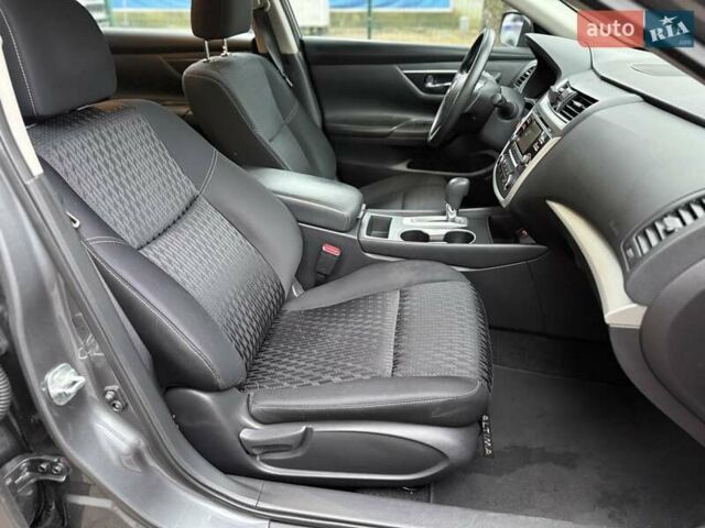 Сірий Ніссан Альтіма, об'ємом двигуна 2.49 л та пробігом 133 тис. км за 10950 $, фото 18 на Automoto.ua