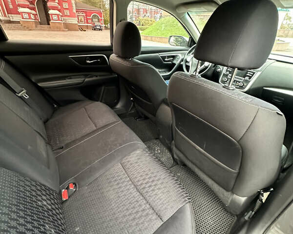 Серый Ниссан Альтима, объемом двигателя 2.49 л и пробегом 256 тыс. км за 9999 $, фото 20 на Automoto.ua