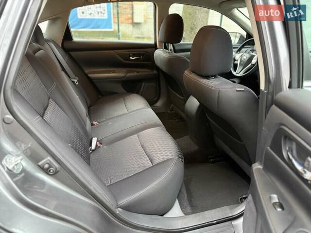 Сірий Ніссан Альтіма, об'ємом двигуна 2.49 л та пробігом 133 тис. км за 10950 $, фото 19 на Automoto.ua