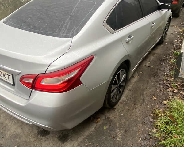 Сірий Ніссан Альтіма, об'ємом двигуна 2.49 л та пробігом 160 тис. км за 8700 $, фото 8 на Automoto.ua