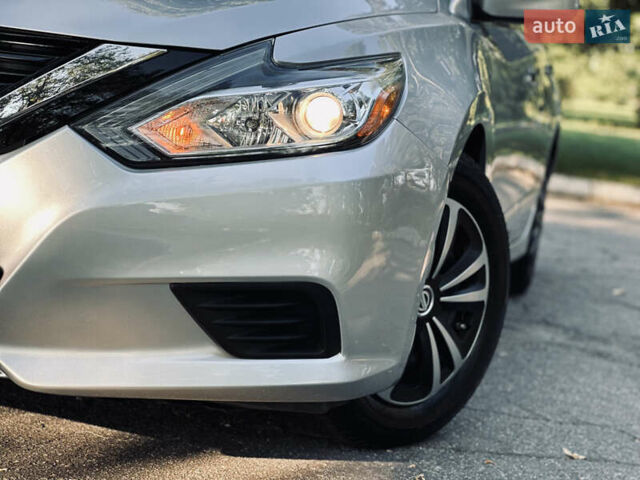 Серый Ниссан Альтима, объемом двигателя 2.49 л и пробегом 76 тыс. км за 10499 $, фото 9 на Automoto.ua