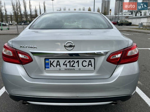 Сірий Ніссан Альтіма, об'ємом двигуна 2.49 л та пробігом 179 тис. км за 9900 $, фото 17 на Automoto.ua