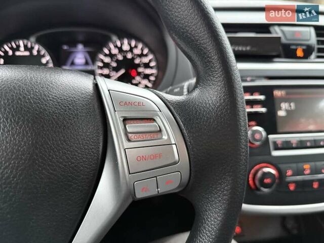 Сірий Ніссан Альтіма, об'ємом двигуна 2.49 л та пробігом 133 тис. км за 10950 $, фото 22 на Automoto.ua