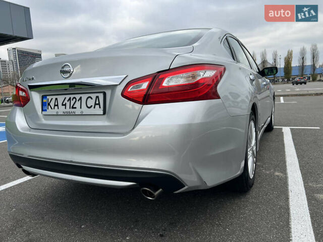 Сірий Ніссан Альтіма, об'ємом двигуна 2.49 л та пробігом 179 тис. км за 9900 $, фото 21 на Automoto.ua
