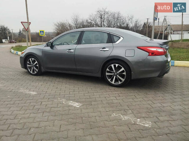 Сірий Ніссан Альтіма, об'ємом двигуна 2.5 л та пробігом 190 тис. км за 9300 $, фото 12 на Automoto.ua