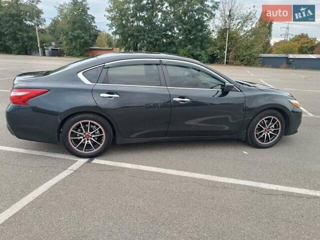 Сірий Ніссан Альтіма, об'ємом двигуна 2.49 л та пробігом 209 тис. км за 10000 $, фото 8 на Automoto.ua