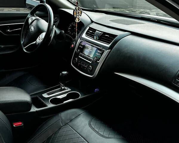 Серый Ниссан Альтима, объемом двигателя 2.49 л и пробегом 181 тыс. км за 10200 $, фото 14 на Automoto.ua