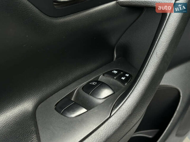 Ниссан Альтима 2016 в Николаеве на Automoto.ua Серый Ниссан Альтима, объемом двигателя 2.49 л и пробегом 191 тыс. км за 9999 $, фото 11 на Automoto.ua