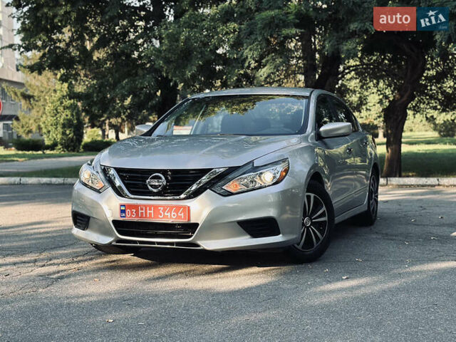 Серый Ниссан Альтима, объемом двигателя 2.49 л и пробегом 76 тыс. км за 10499 $, фото 7 на Automoto.ua