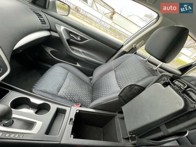 Сірий Ніссан Альтіма, об'ємом двигуна 2.49 л та пробігом 179 тис. км за 9900 $, фото 2 на Automoto.ua